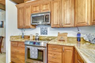 Peaceful Mt Hood Cabin with Hot Tub and Fire Pit! - Rhododendron - 4