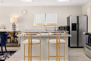 Luxury 4B Getaway near Airport Executive Suite - San Antonio - 9