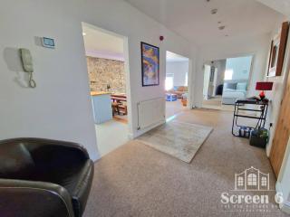 4 bedroom 'Screen6' by Tunnels Beaches in a historic building - 7