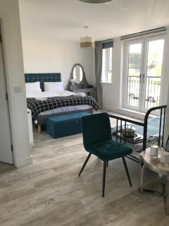 large en suite bedroom for 2 persons No breakfast provided - 4