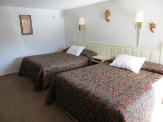 Holiday Lodge - Hawthorne - 7