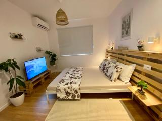 Lucas Central Oasis Studios - Tirana - 7