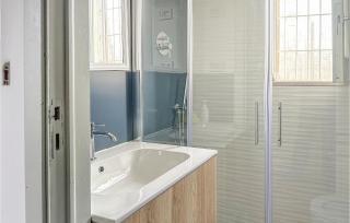 Nice Home In Trani With House Sea View - 8