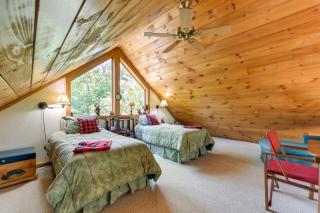 Almond Vacation Rental with Mountain Views! - Stecoah - 4