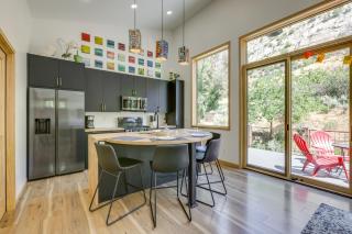 New Castle Getaway with Grill and Mountain Views! - 3