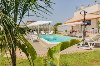 VILLA LEONARDO SAN FOCA - Room, Pool & Restaurant - San Foca - 9