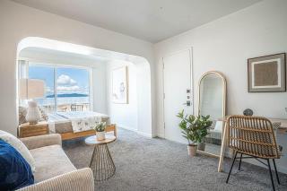 Waterfront Bliss, 2 BR Apt near Alki Beach - 0