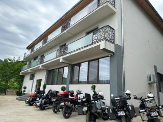 Villa Adam - - 9
