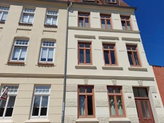 Kleine Altstadt-Wohnung mit Terrasse - Wismar - 0