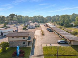 Great Lakes Inn & Suites - South Haven - 9