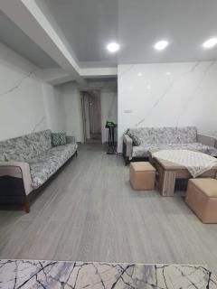 Гостевой дом с апартаментами с видом на город - Batumi - 3