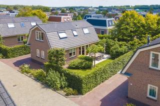 Nice holiday home near the North Sea - 8