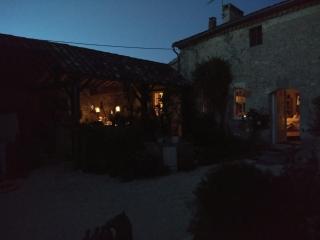 Chateau Barayre - beautiful 12th century castle with pool and large garden - Laussou - 1
