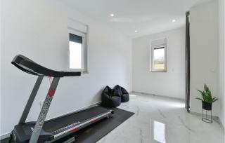 Nice Home In Bibinje With Swimming Pool - 9