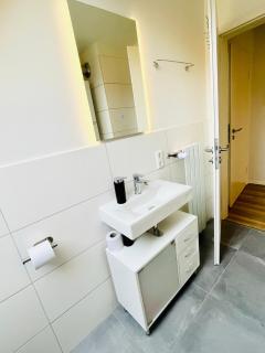 3Room- Central, Modern near MTU- The Tulip by Lakescape FeWos - Friedrichshafen - 1