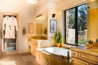 Palatial Paradise with Breathtaking Views of Red Rock and Stunning Infinity Pool - Sedona - 4