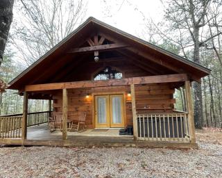 Romantic Laurel Wood Home with Private Hot Tub - Tellico Plains - 0