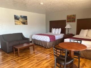 Red Carpet Inn Medford - Medford - 3