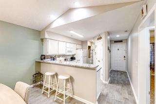 Pinehurst Condos, Unit 6-J - 1