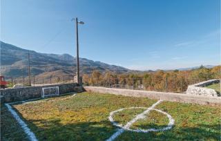 Awesome Home In Dugopolje With Wifi - Dugopolje - 2