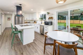 Home in Lake Stevens with large fenced yard - 7