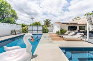 New luxury entertaining house with Pool Spa Sauna Tesla charger Pets - Los Angeles - 9
