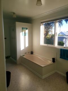 Pohutukawa Villa - - 4