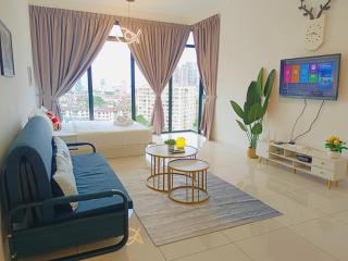 Rooftop Pool, 8 Pax, 2 Bedrooms, 2 Bathrooms, 2 Car Parks by Star Home - Jelutong - 0