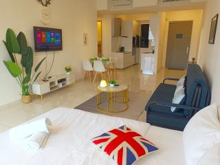 Rooftop Pool, 8 Pax, 2 Bedrooms, 2 Bathrooms, 2 Car Parks by Star Home - Jelutong - 6