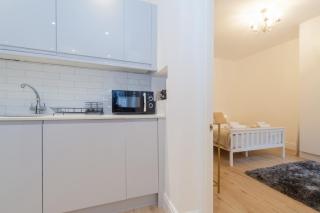 Kensington luxury flat with patio - 1