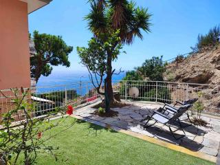 Punta Sole, VISTA MARE, Con giardino privato, PARCHEGGIO PRIVATO GRATIS - Bordighera - 0