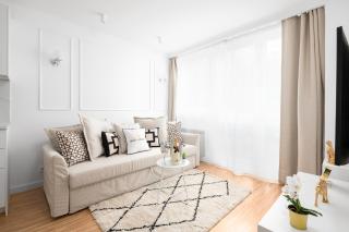 Glam & Modern by Cooee Apartments - 3