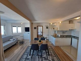 Apartment Amore - 2 bedroom, 2 bathroom, sea view terrace, 250m from beach - Omiš (Almissa) - 0