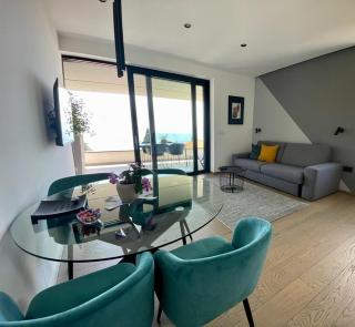 Aparthotel Villa V with heated pool - Rijeka - 9