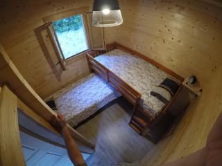 Un chalet en bois dans un écrin de verdure - 3