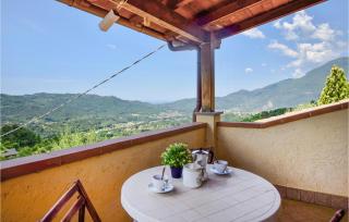 Gorgeous Home In Camaiore With Jacuzzi - Camaiore - 3