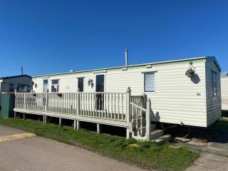 Seaview 84, pet friendly - close to Fantasy Island, beach and clubhouse - Meadow Lakes Caravan & Lodge Hire - Ingoldmells - 0