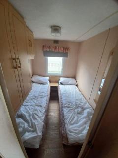 Seaview 84, pet friendly - close to Fantasy Island, beach and clubhouse - Meadow Lakes Caravan & Lodge Hire - Ingoldmells - 3