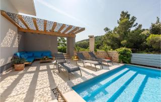 Seven-Bedroom Holiday Home In Zaboric - Zaboric - 5