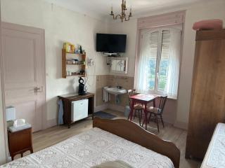 Chambre Arnica lit 140 wifi sdb partagée - Saint-Amarin - 1