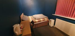 private room with free parking close to lake side - West Thurrock - 5