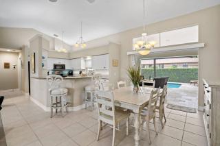 5* 3 BR 3 BA Home 4 min walk to beach & JW Marriott w/heated pool - Marco Island - 3