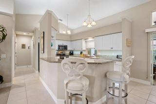 5* 3 BR 3 BA Home 4 min walk to beach & JW Marriott w/heated pool - Marco Island - 4