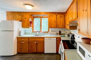 Oakwood Trail Cottage - Eastham - 2