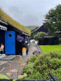 A pearl in the middle of Kvívík with a nice view - 7