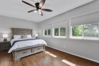 Remodeled 3BR, 2.5 Bath Retreat w/ Large Backyard - 8