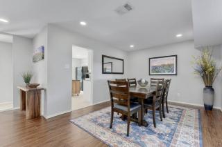 Remodeled 3BR, 2.5 Bath Retreat w/ Large Backyard - 6