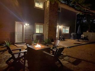 Remodeled 3BR, 2.5 Bath Retreat w/ Large Backyard - 2