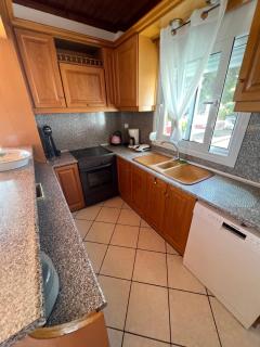 Luxury Country Home - Laurio - 8