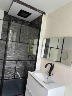 Logement tout confort avec jardin proche centre - Besançon - 3